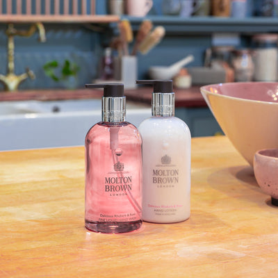 【数量限定】デリシャス ルバーブ＆ローズ トラベルコレクション 100ml×2, 7.5ml×1