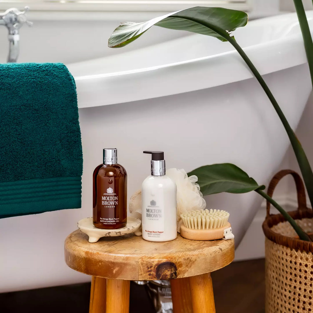 ブラックペッパー ボディローション 300ml – MOLTON BROWN