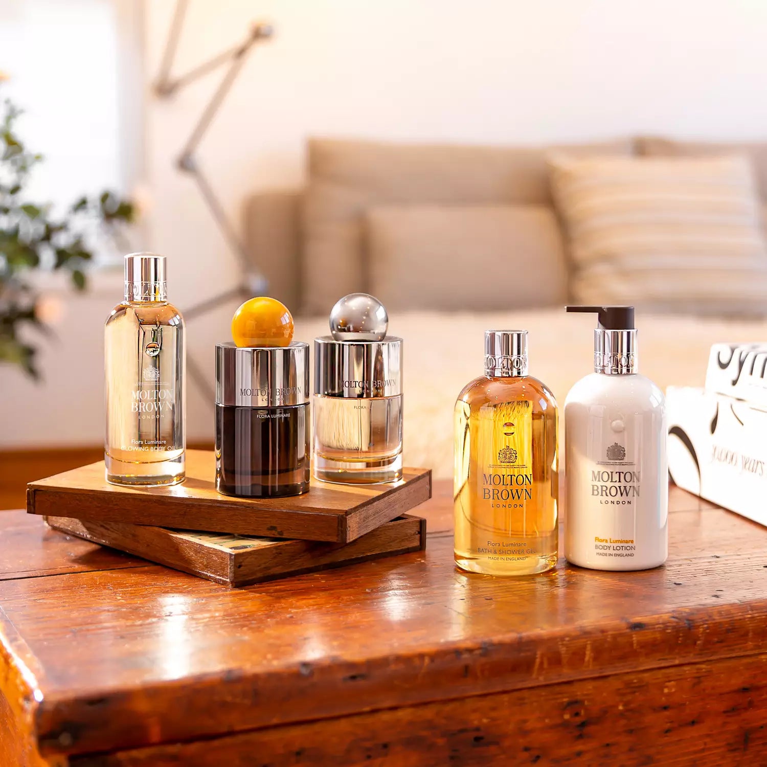 フローラ ルミナーレ バス&シャワージェル 300ml – MOLTON BROWN フローラ ルミナーレ バス&シャワージェル 300ml – MOLTON BROWN