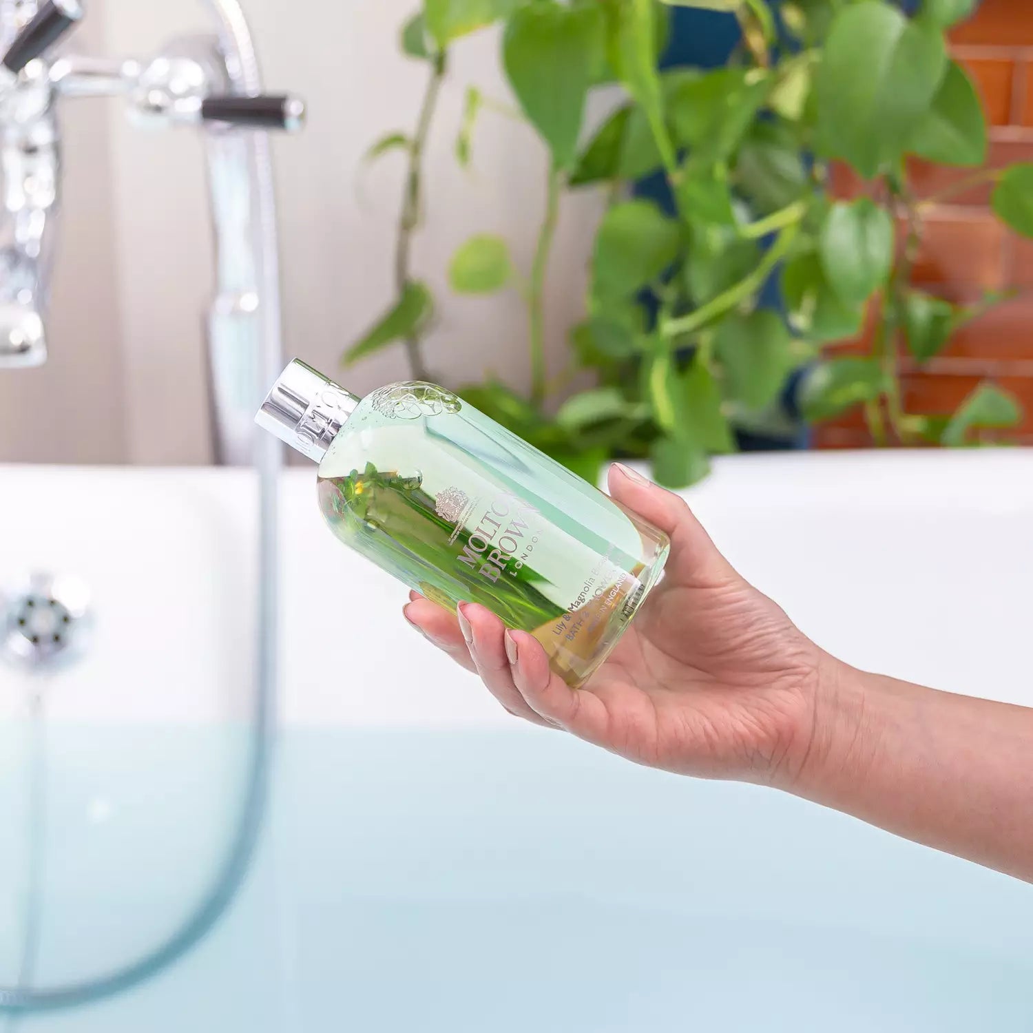 リリー＆マグノリアブロッサム オードトワレ 100ml – MOLTON BROWN